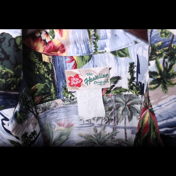 Hilo Hattie “The Hawaiian Original” Button-Up - Picture 3 of 3